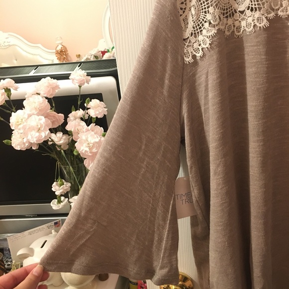 Time and Tru Hacci Lace Cardi - Picture 4 of 5